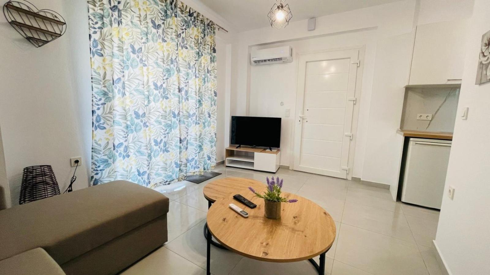 Athina Apartment Ofrínion Exterior photo